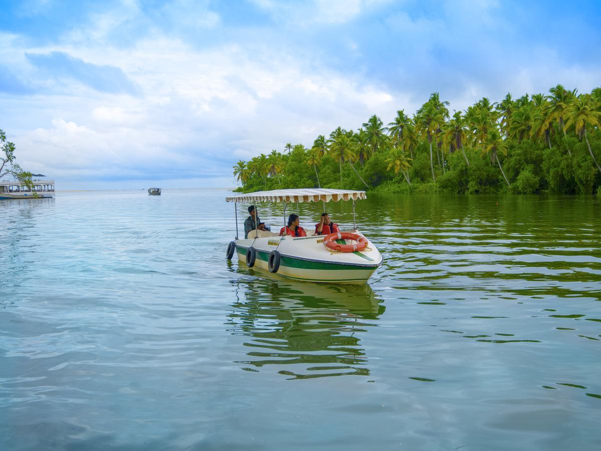Isola Di Cocco Ayurvedic Beach Resort Poovar Ngoại thất bức ảnh
